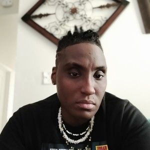 Meet your Posher, Ebony